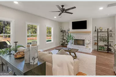 251 Lake Point Drive, Williamson, GA 30292 - Photo 7