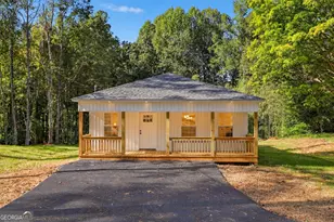 420 Parkway Dr, Toccoa, GA 30577 - Photo 1