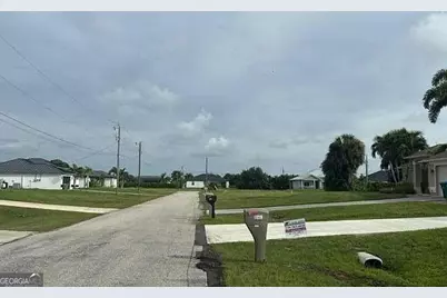 235 NW 25th Place, Cape Coral, FL 33993 - Photo 5