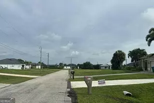 235 NW 25th Pl, Cape Coral, FL 33993 - Photo 5