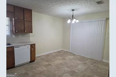 5852 Summerglen Lane, Atlanta, GA 30349 - Photo 3