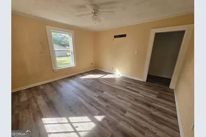 143 Cherry Street, Barnesville, GA 30204 - Photo 5