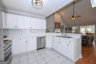 390 Fairway Court, Newnan, GA 30265 - Photo 17
