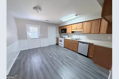 2129 Hickory Bend SE, Conyers, GA 30013 - Photo 7
