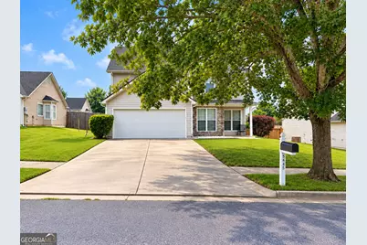 5445 Hilltop Pass, Fairburn, GA 30213 - Photo 1