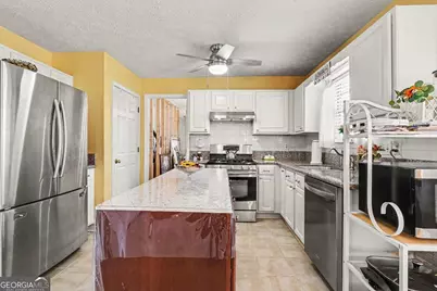 2534 Meadow Brooke Court, Lithonia, GA 30058 - Photo 17