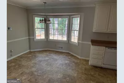 6944 Deshon Ridge Drive, Lithonia, GA 30058 - Photo 9