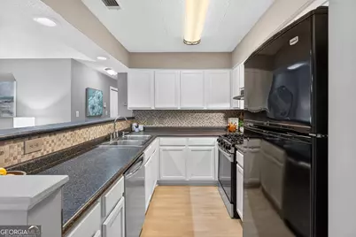 304 Ridgefield Drive, Peachtree City, GA 30269 - Photo 11