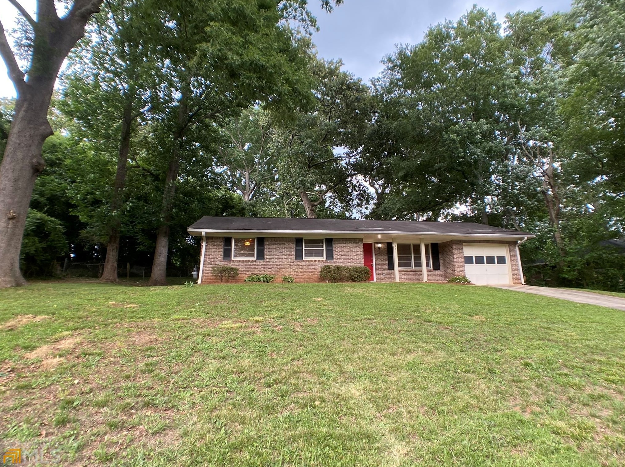 943 Parkstone Dr, Stone Mountain GA  30083-3574 exterior