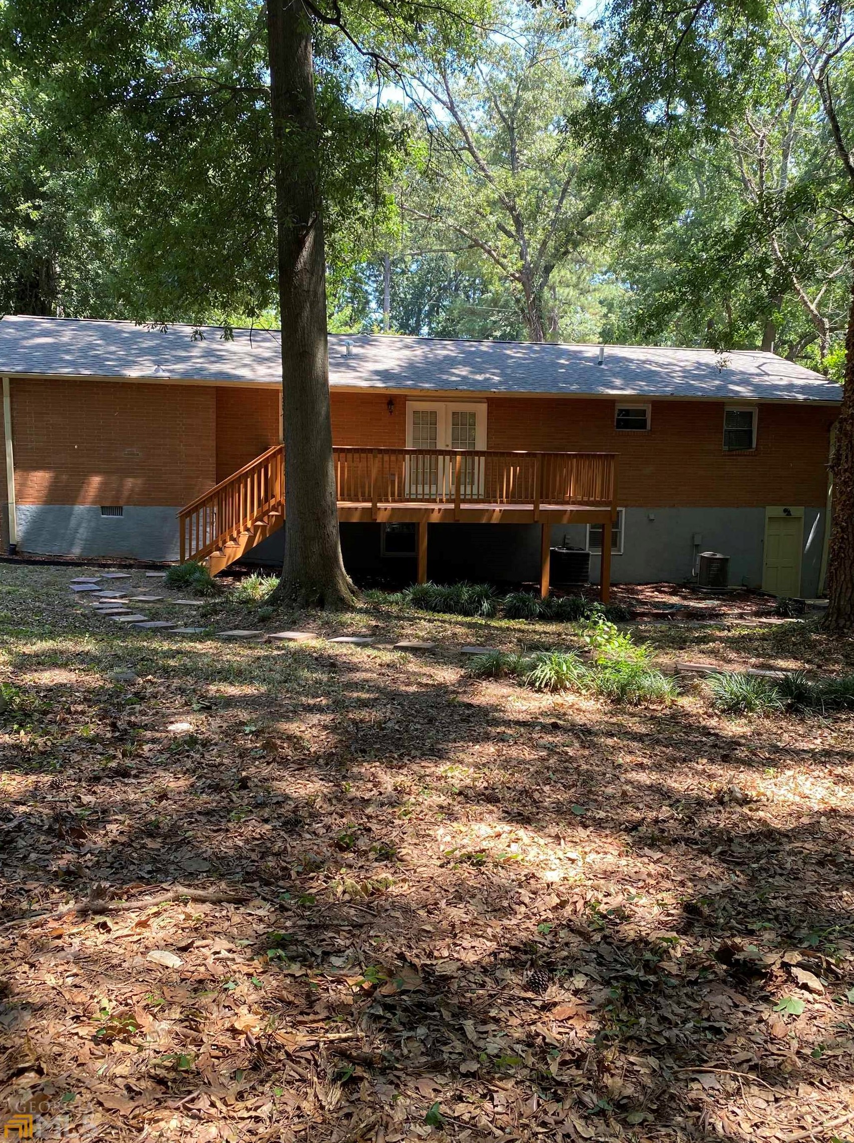 1498 Sanden Ferry Dr, Decatur GA  30033-3323 exterior