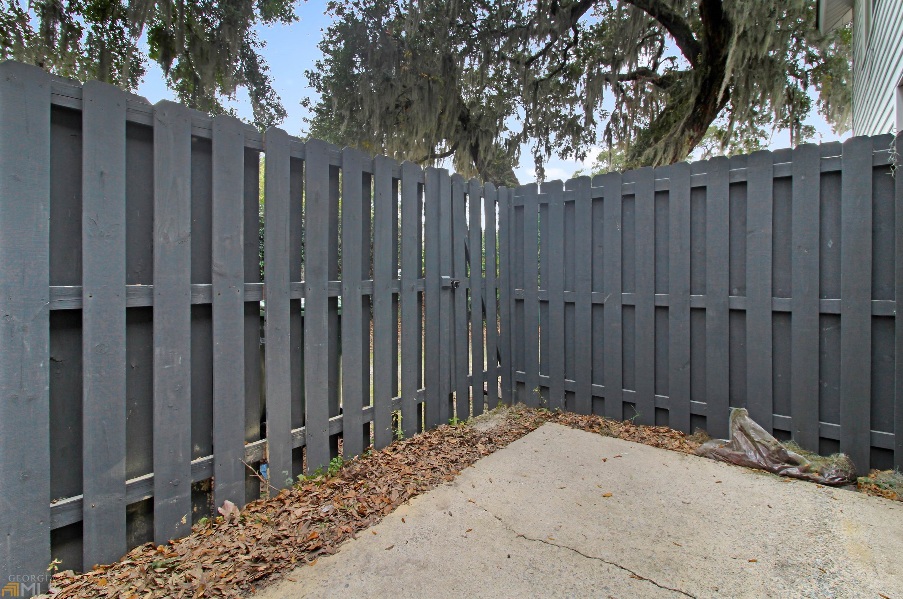 2 Knollwood Cir, Savannah GA  31419-1758 exterior