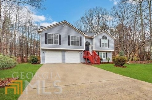 2195 Castle Royale Dr, Lawrenceville GA  30043-2870 exterior