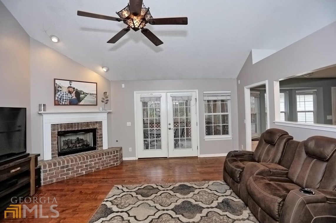 9145 Ferguson Ave, Savannah GA  31406-6323 exterior