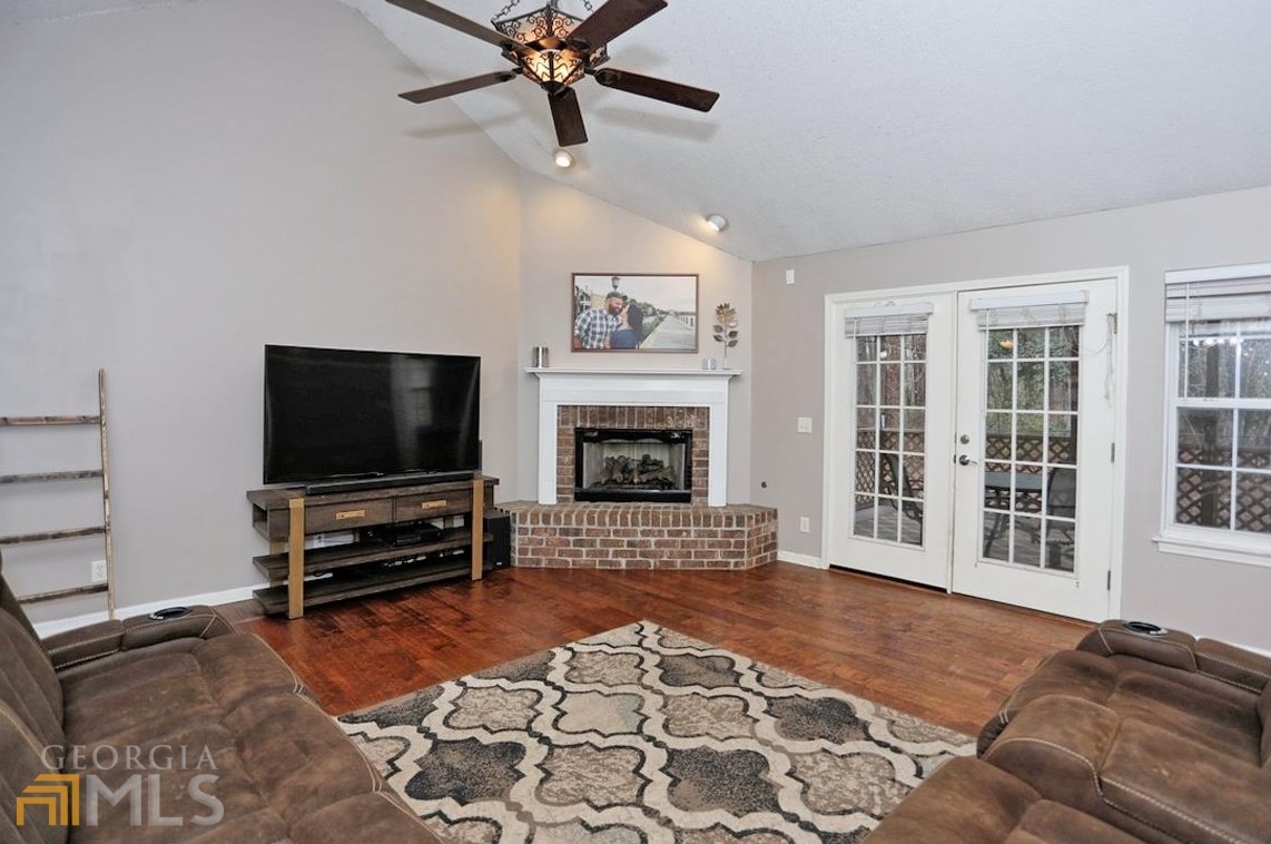 9145 Ferguson Ave, Savannah GA  31406-6323 exterior
