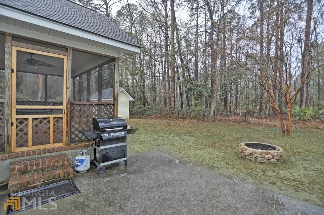 9145 Ferguson Ave, Savannah GA  31406-6323 exterior