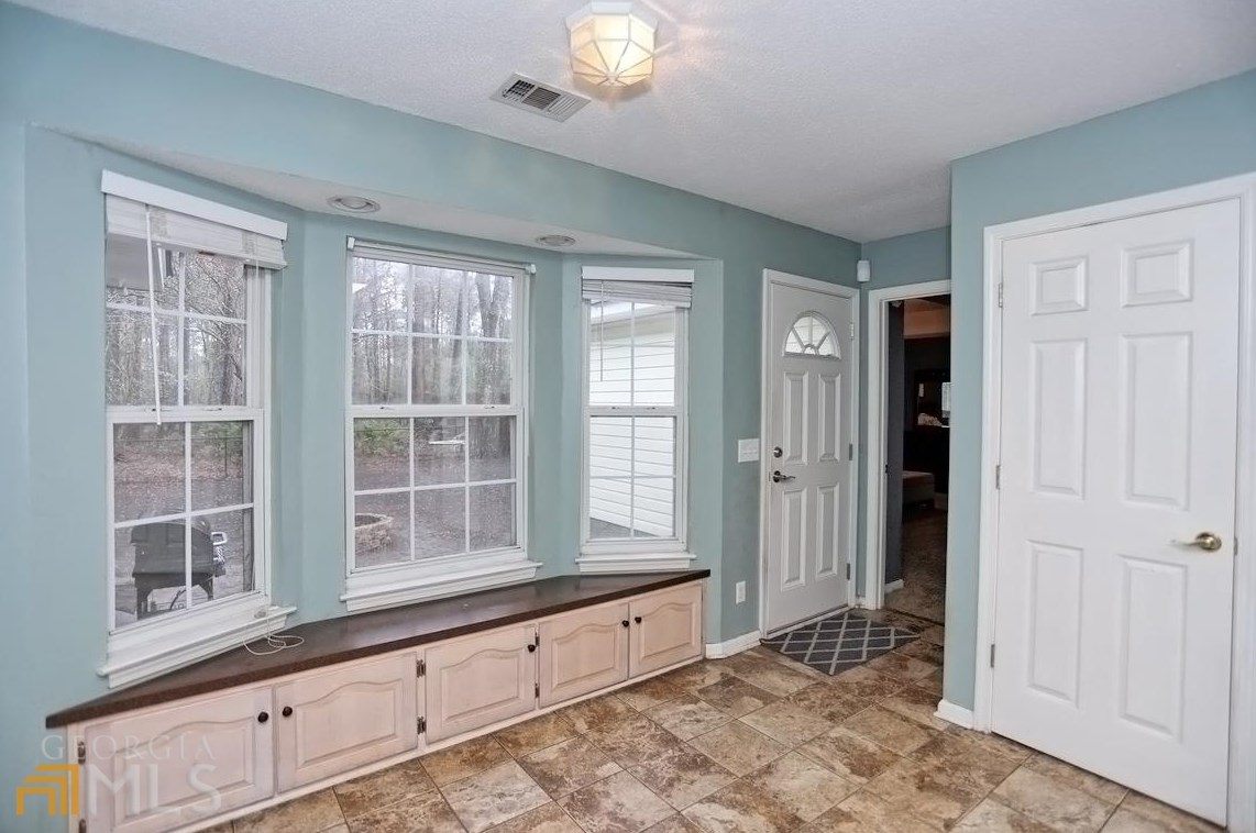 9145 Ferguson Ave, Savannah GA  31406-6323 exterior