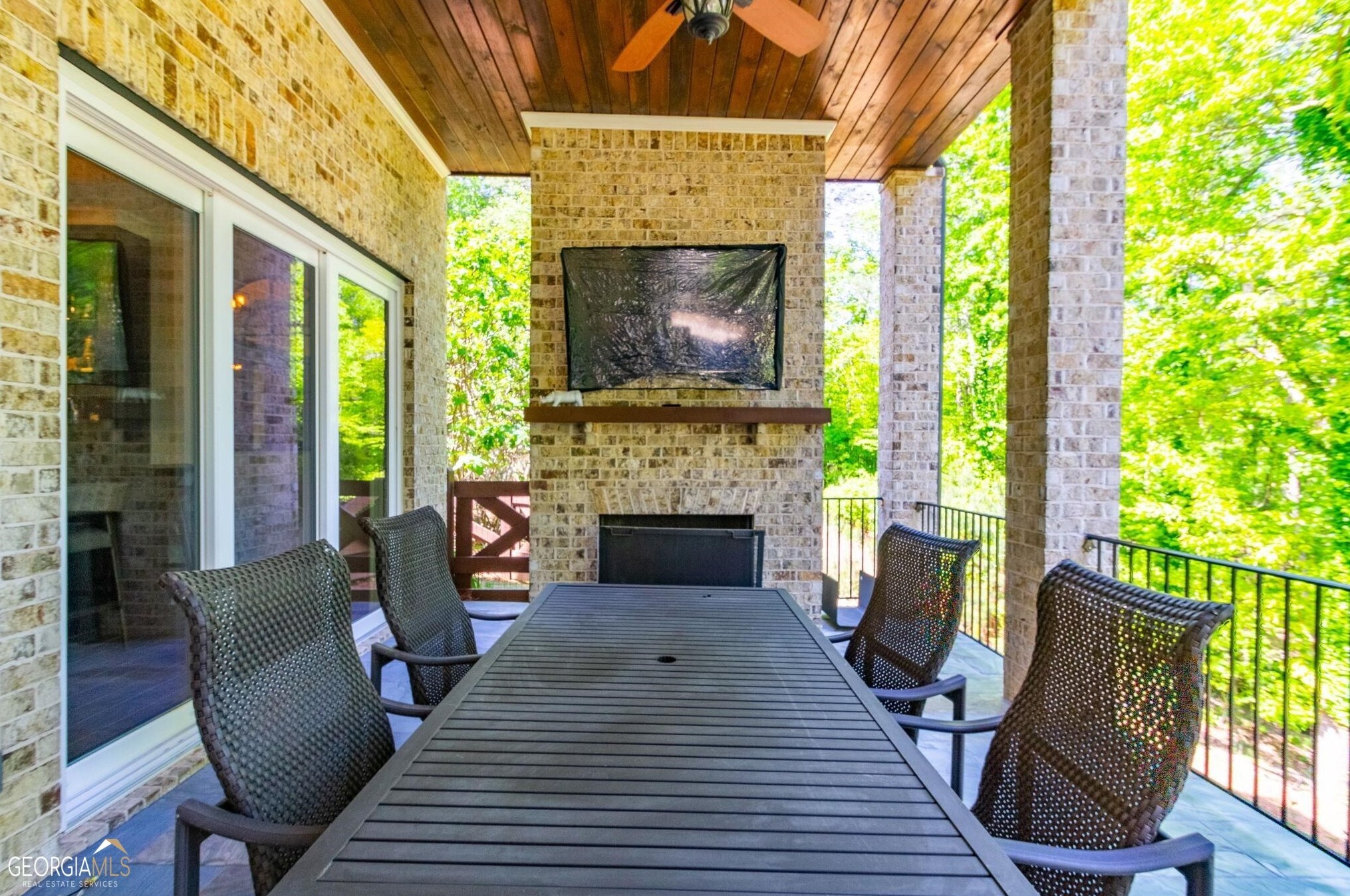 6537 Cox Dr, Flowery Branch GA  30542-2641 exterior