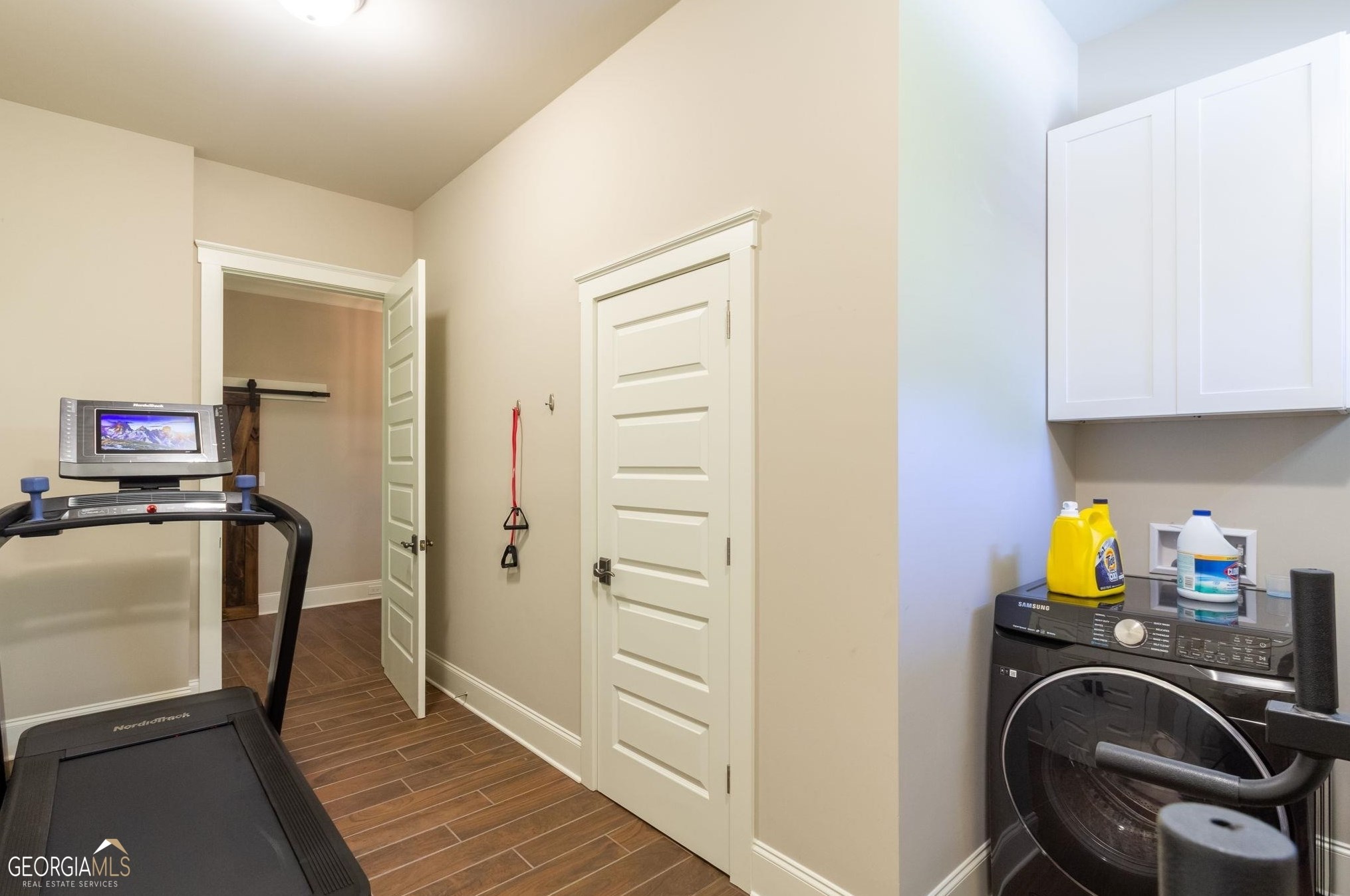 6537 Cox Dr, Flowery Branch GA  30542-2641 exterior