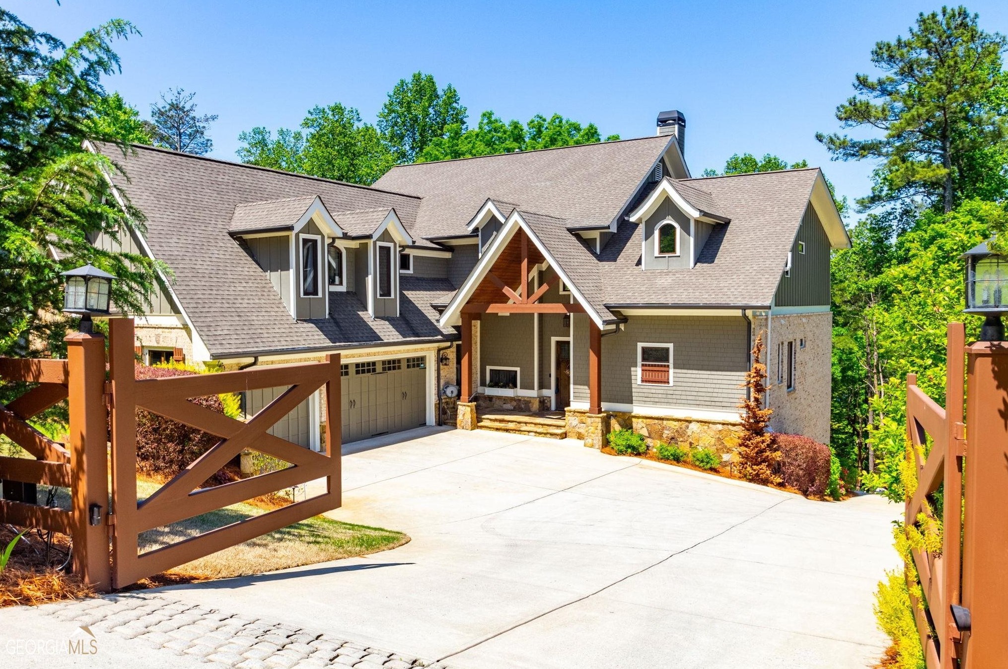 6537 Cox Dr, Flowery Branch GA  30542-2641 exterior