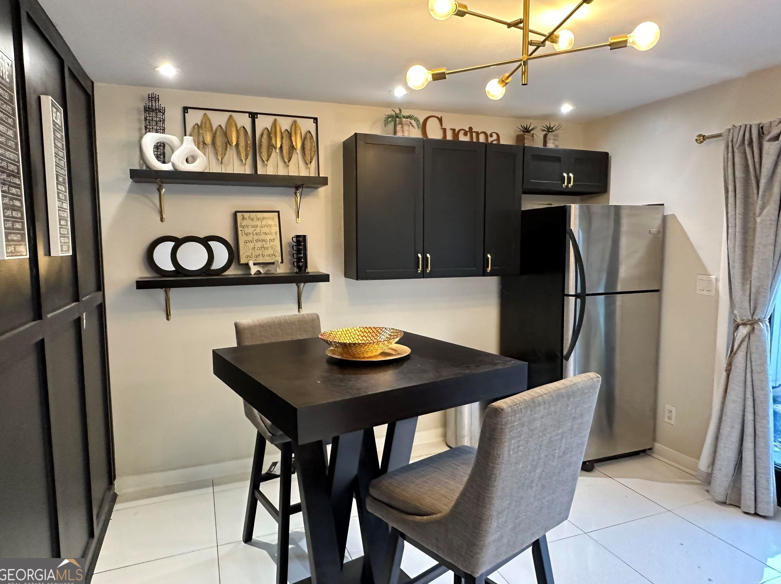 7108 Stonington Rd, Atlanta GA exterior