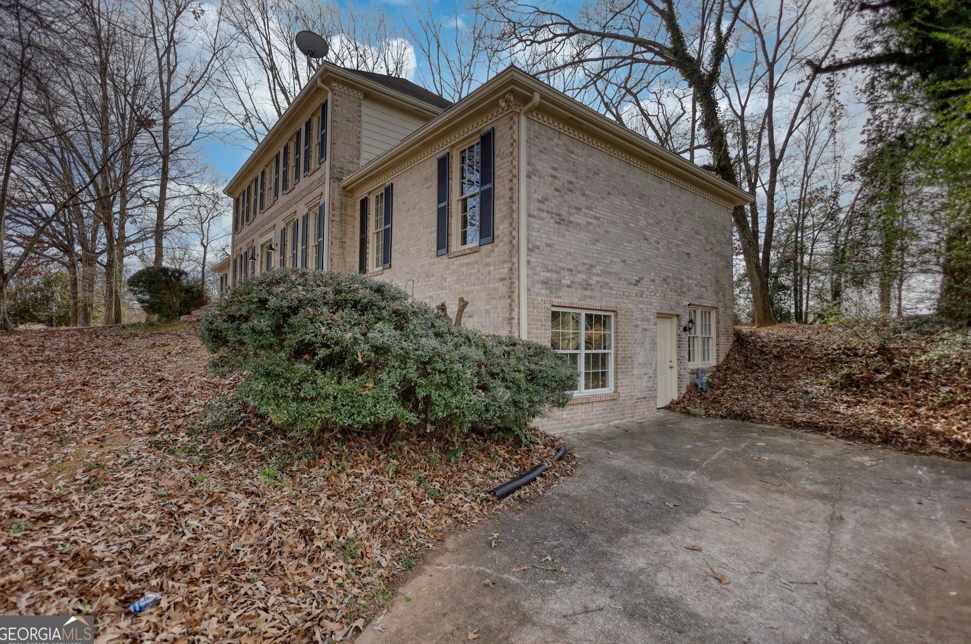 2521 Highland Golf Course Dr, Conyers GA  30013-1976 exterior