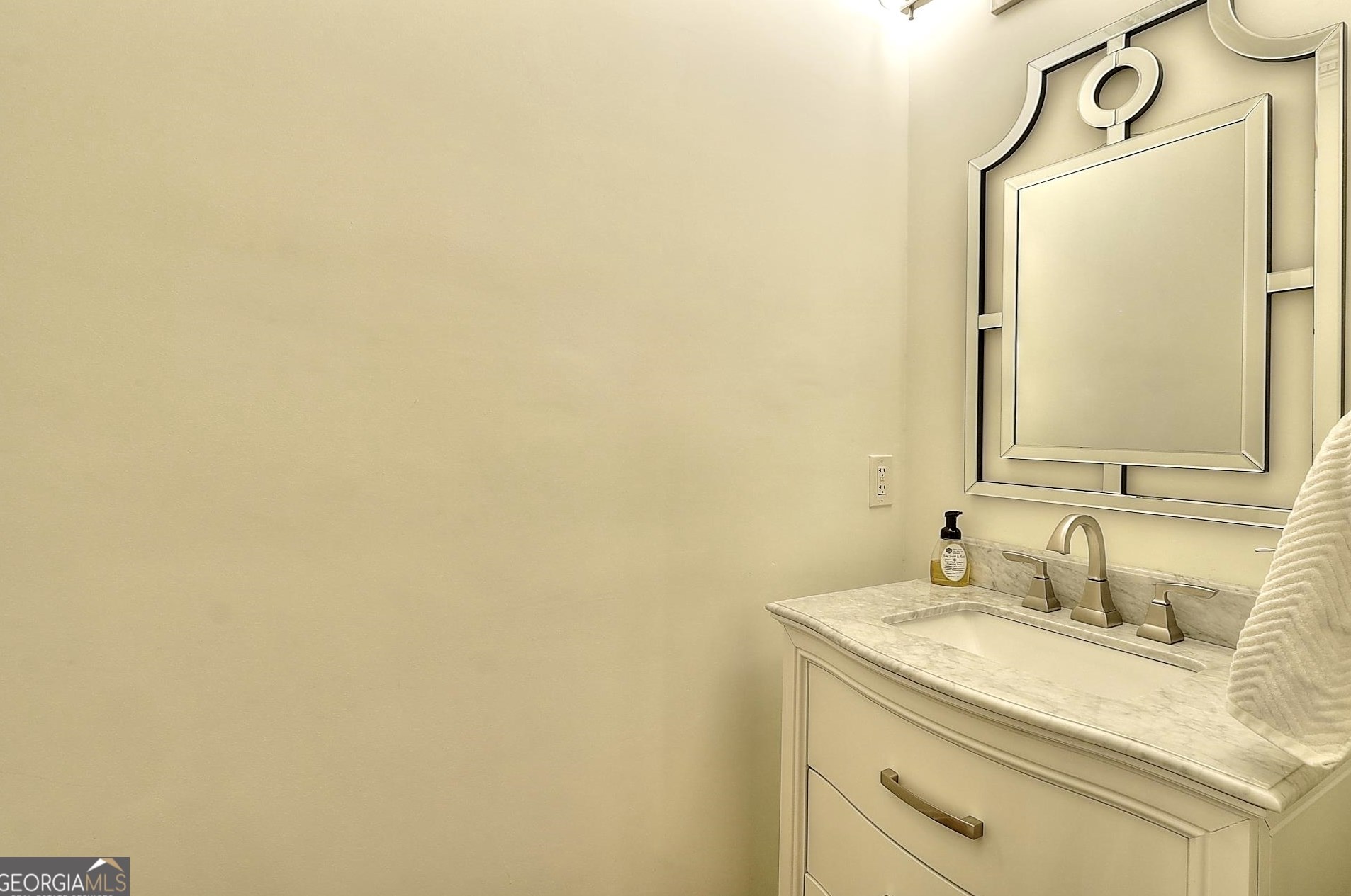 10 Downshire Cir, Decatur GA  30033-1419 exterior