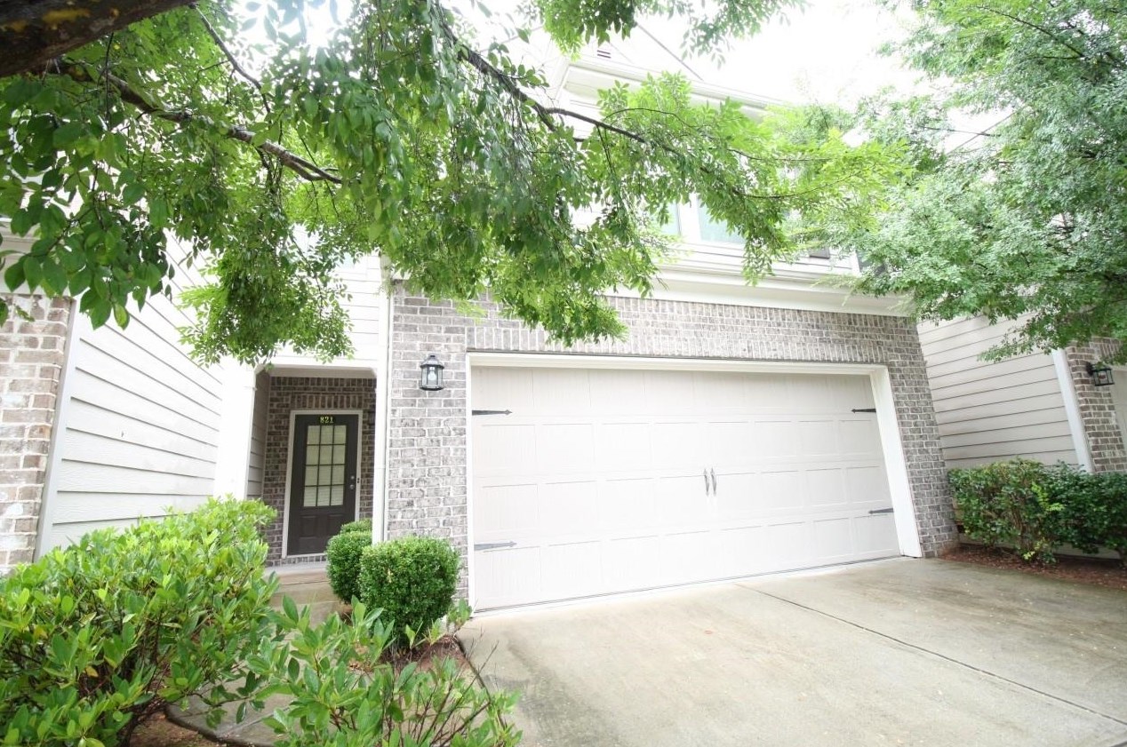 821 Justins Place Ln, Lawrenceville GA  30043-7325 exterior