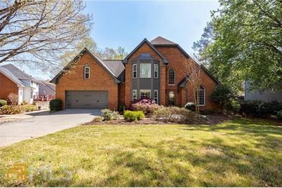 4637 Clary Lakes Drive NE, Roswell, GA 30075 - Photo 1