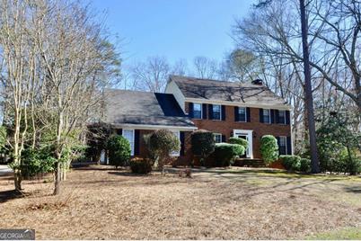 352 Chesterfield Road - Photo 1