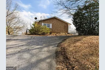 617 W Currahee Street, Toccoa, GA 30577 - Photo 1