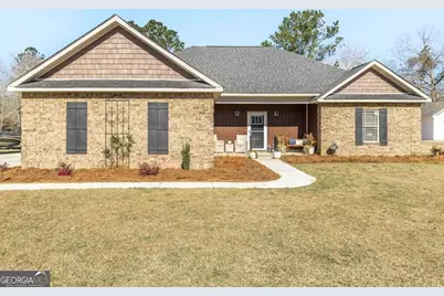 203 Hedge Row, Dublin, GA 31021 - Photo 1