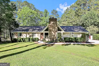 180 Willow Lake Lane, Sharpsburg, GA 30277 - Photo 1