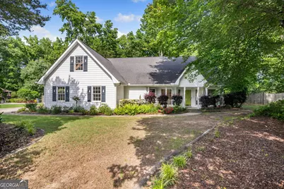 19 Indian Bluff Drive, Sharpsburg, GA 30277 - Photo 1