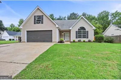 147 Calico Loop, Grantville, GA 30220 - Photo 1