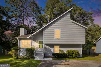 1077 Mainstreet Valley Drive, Stone Mountain, GA 30088 - Photo 1