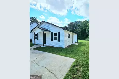 1054 W College Ext Street, Griffin, GA 30224 - Photo 1