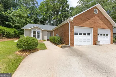 195 Garden Court, Fayetteville, GA 30215 - Photo 1