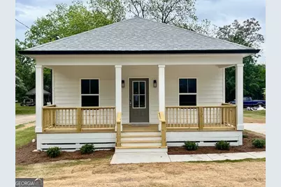 304 N Dogwood Avenue, Social Circle, GA 30025 - Photo 1
