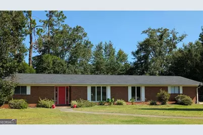 118 Charlton Street, Jesup, GA 31545 - Photo 1