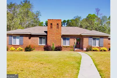 128 E Leo Trapnell Avenue, Lyons, GA 30436 - Photo 1