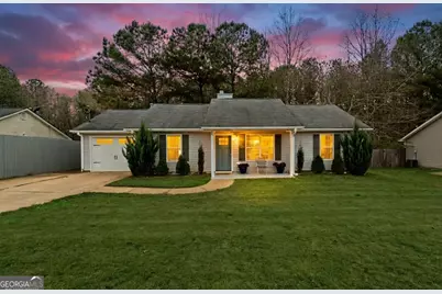 49 Canterbury Drive, Grantville, GA 30220 - Photo 1