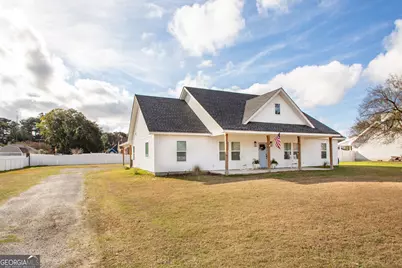 3090 Pineland Drive, Waycross, GA 31503 - Photo 1