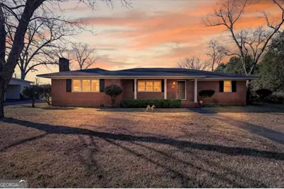 111 E Banks Street, Glennville, GA 30427 - Photo 1