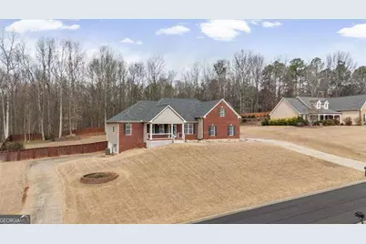 218 Thornhill Drive, Braselton, GA 30517 - Photo 1