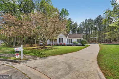 182 Suwanee Court, Senoia, GA 30276 - Photo 1
