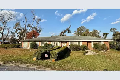 10` W First Avenue, Hazlehurst, GA 31539 - Photo 1