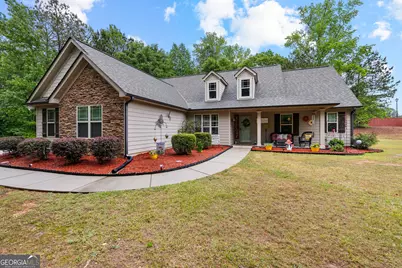 32 Brooks Lake Drive, Newnan, GA 30263 - Photo 1