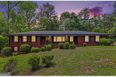 14 N Poplar Street, Fairburn, GA 30213 - Photo 1