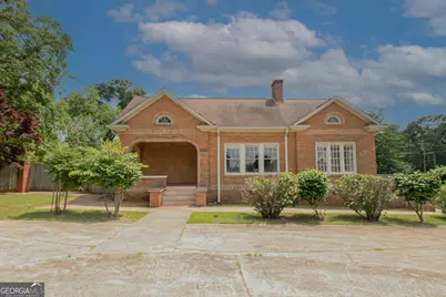 1358 W Poplar Street, Griffin, GA 30224 - Photo 1