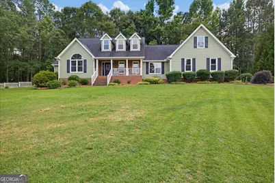 42 Woods Way, Carrollton, GA 30117 - Photo 1